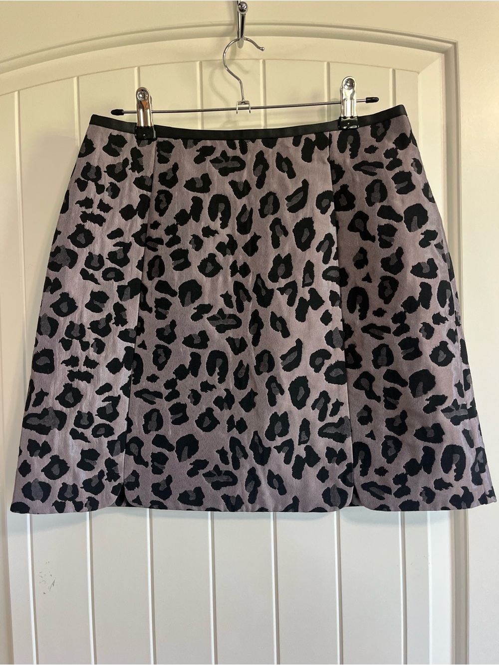 Oasis Leopard Animal Print Leopard Jacquard Mini Skirt Size 10 Gray Office
